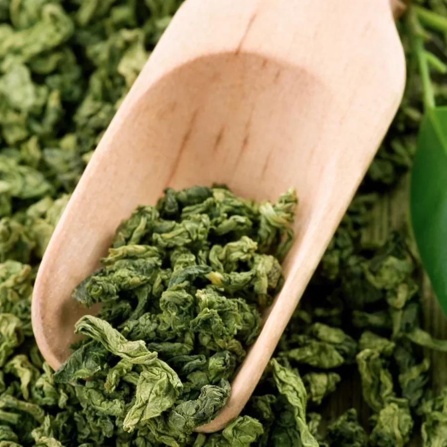 Green tea leaves, the natural source of the 100 mg L-theanine in Memopezil